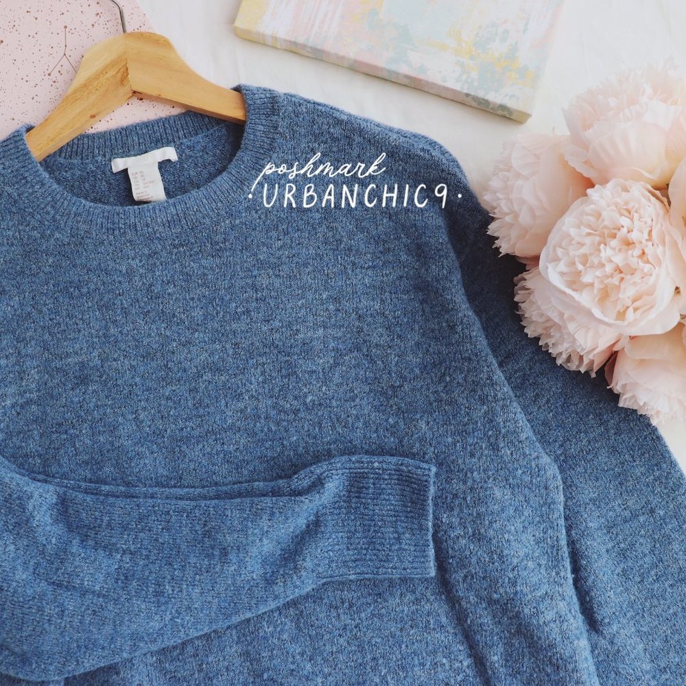 H&M Crew Neck Fuzzy Knit Sweater Blue size XS